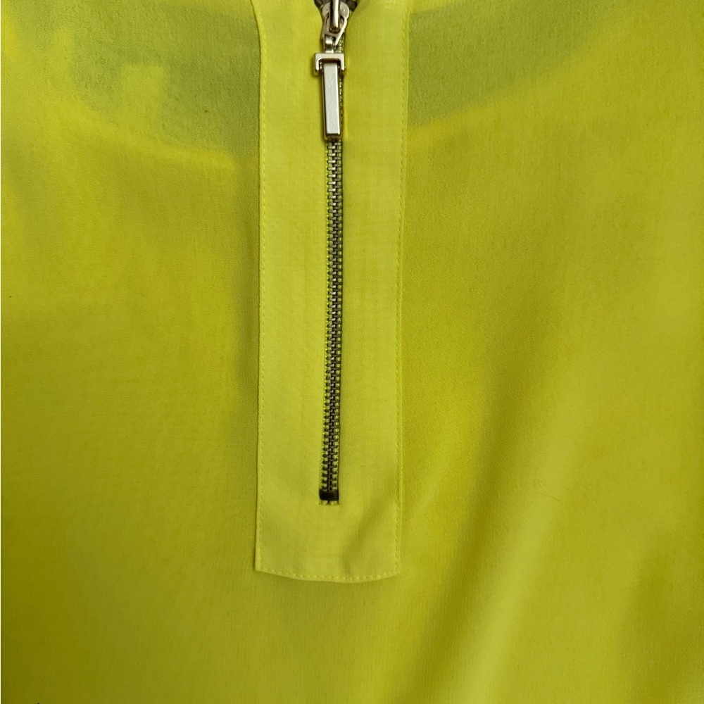 Jennifer Lopez Yellow Ruffle Blouse - Picture 9 of 9